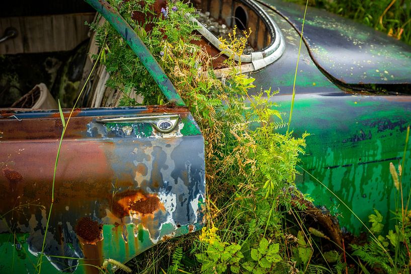 Cimetière de voitures de Bastnas en Suède par Gijs Verbeek