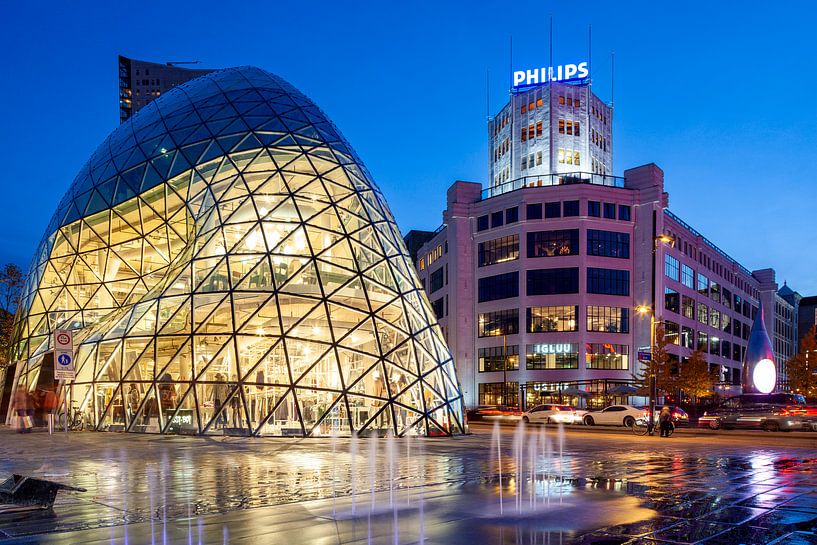 The Blob and the former Phillips headquarters in the center of Eindhoven, Netherlands by Evert Jan Luchies