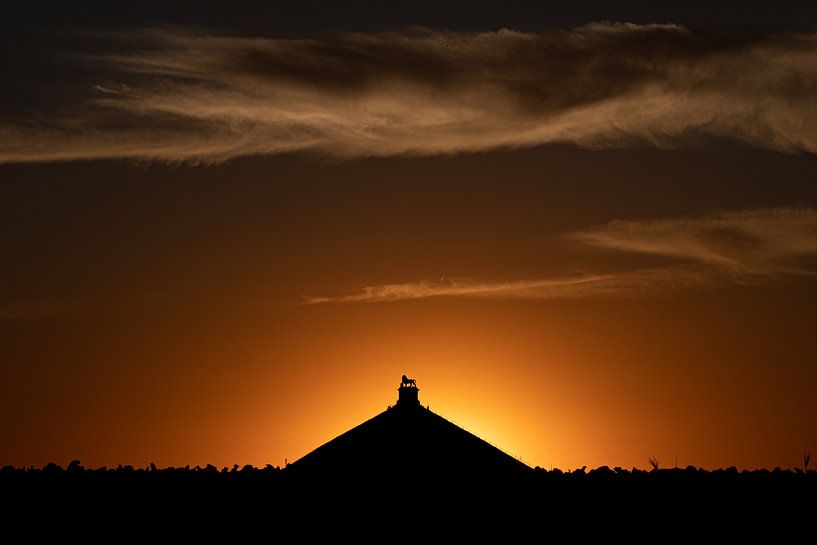 Coucher de soleil au Lion de Waterloo par Jim De Sitter