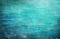 Natuurelement Water, abstracte achtergrondtextuur in blauw en turquoise, voor thema's als zee, oceaa