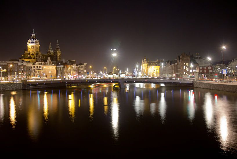 Amsterdam by night by Simone Meijer