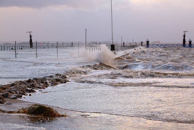 Sturmflut an der Nordsee von Rolf Pötsch