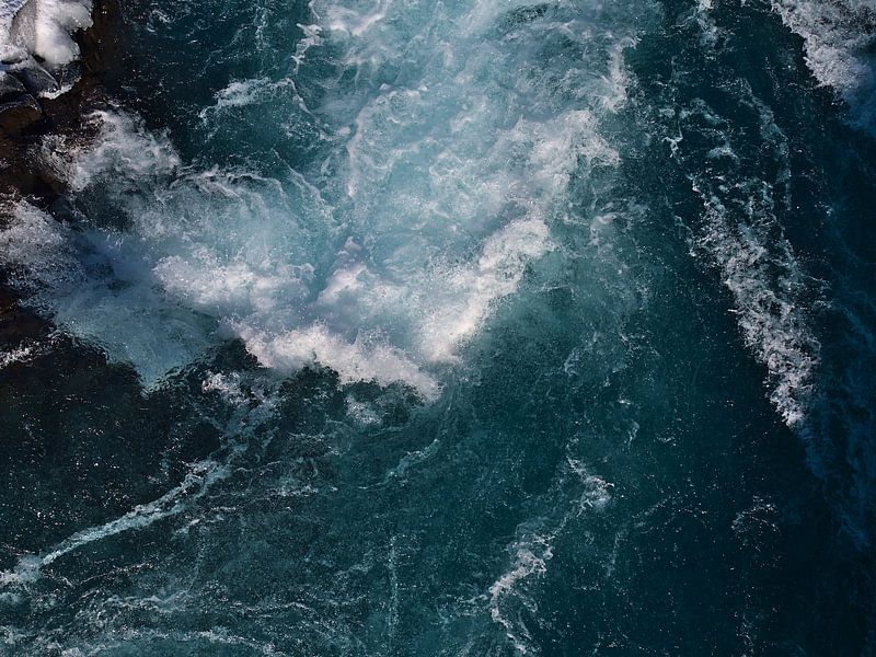 Wildes Wasser von Timon Schneider