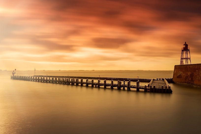 Couverture nuageuse néerlandaise au-dessus du port de Vlissingen en Zélande par gaps photography
