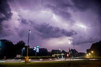 Onweer boven rotonde bij Dronrijp