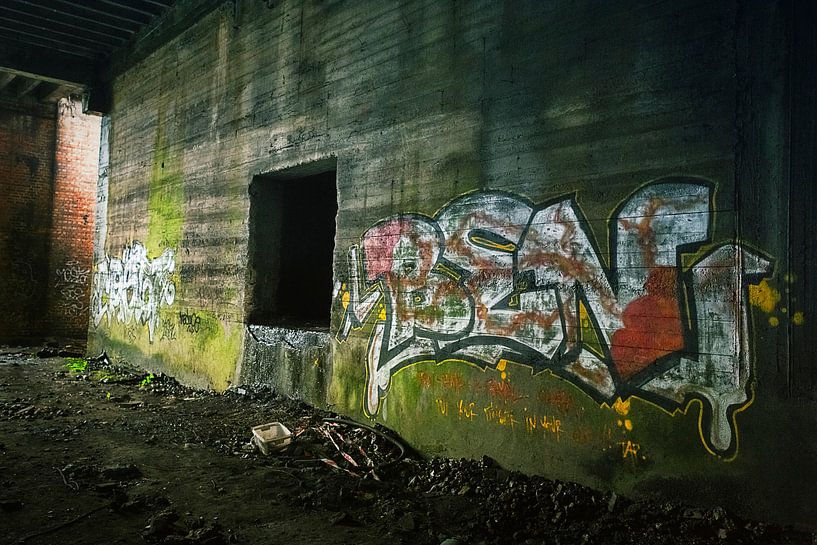 (urbex) Hole in the wall von mandy sakkers
