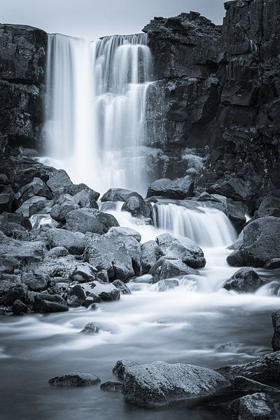 Waterval de Oxararfoss in Zwart-Wit van Henk Meijer Photography