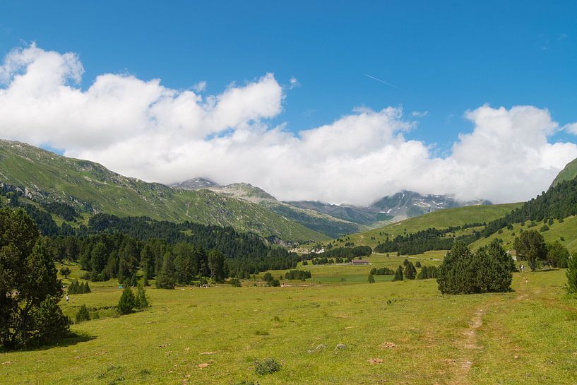 Hiking in Acquacalda, Switzerland by Peter Apers