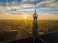 Die Grote Kerk von Alkmaar bei Sonnenaufgang