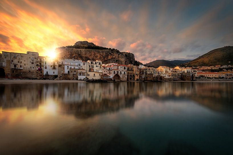 Cefalu Sicile par Costas Ganasos