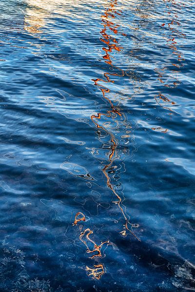 abstract reflection by Hanneke Luit