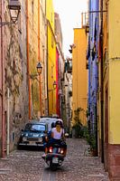 Malerische Straße in Bosa, Sardinien