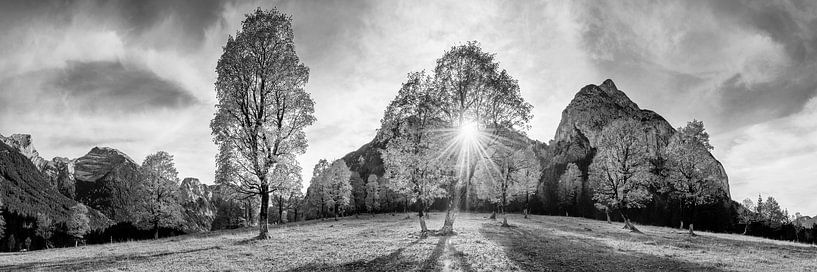 Großer Ahornboden Bergpanorama in schwarzweiss. von Manfred Voss, Schwarz-weiss Fotografie