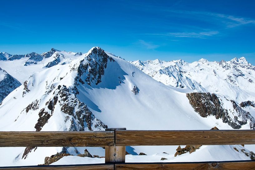 View on the snowy Tiroler Alps in Austria during winter by Sjoerd van der Wal Photography