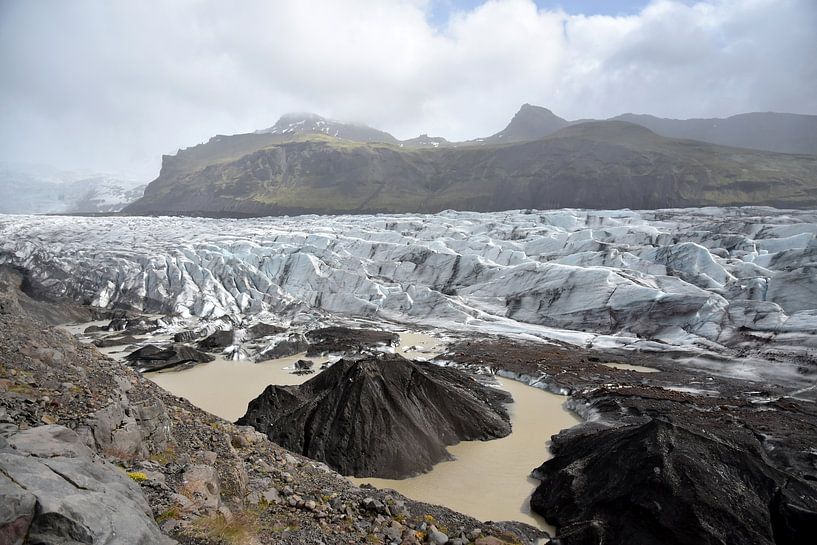 Glacier landscape Svinafellsjokull, Iceland by Jutta Klassen