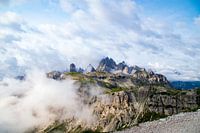 Hoch in den italienischen Dolomiten, zwischen den Wolken