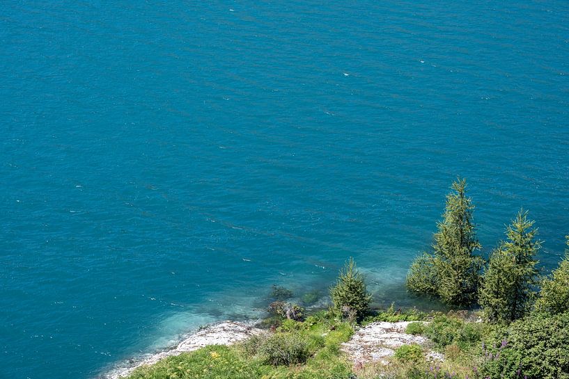 The blue lake Lac Du Chevril by Mickéle Godderis