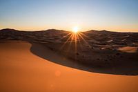 Sonnenaufgang in der Sahara-Wüste von Marokko