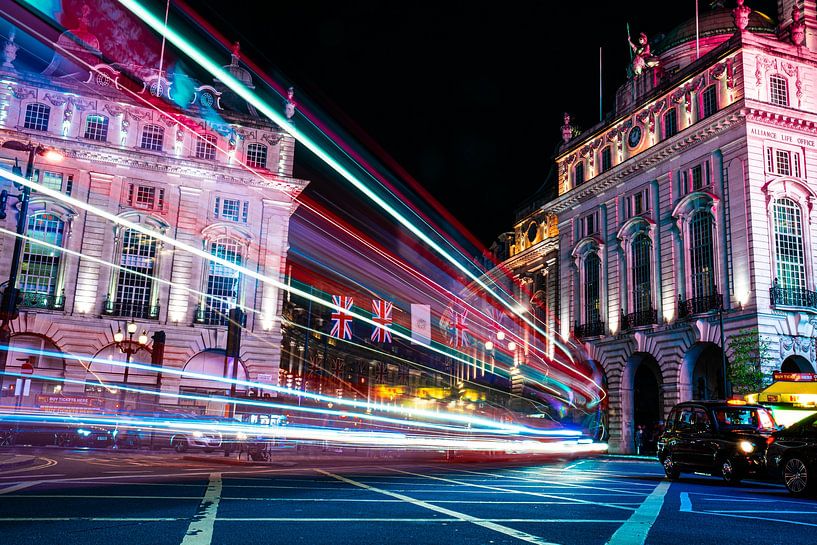 London Bus in Piccadilly by Fenne Hulshof
