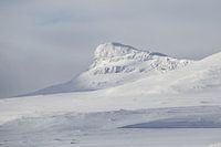 Berge in Norwegen im Winter, Skandinavien, Schneelandschaft