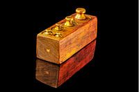 Les poids des boutons en cuivre, il n'y avait rien à trafiquer, n'est-ce pas ?