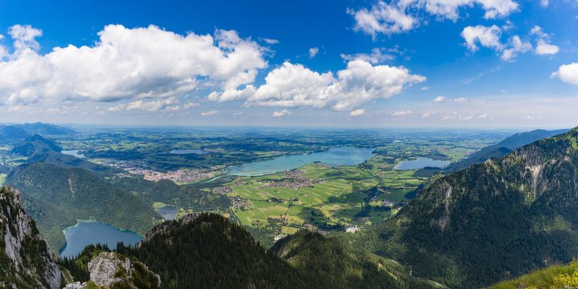 Panorama du Säuling, 2047m, sur le paysage des lacs près de Füssen par Walter G. Allgöwer