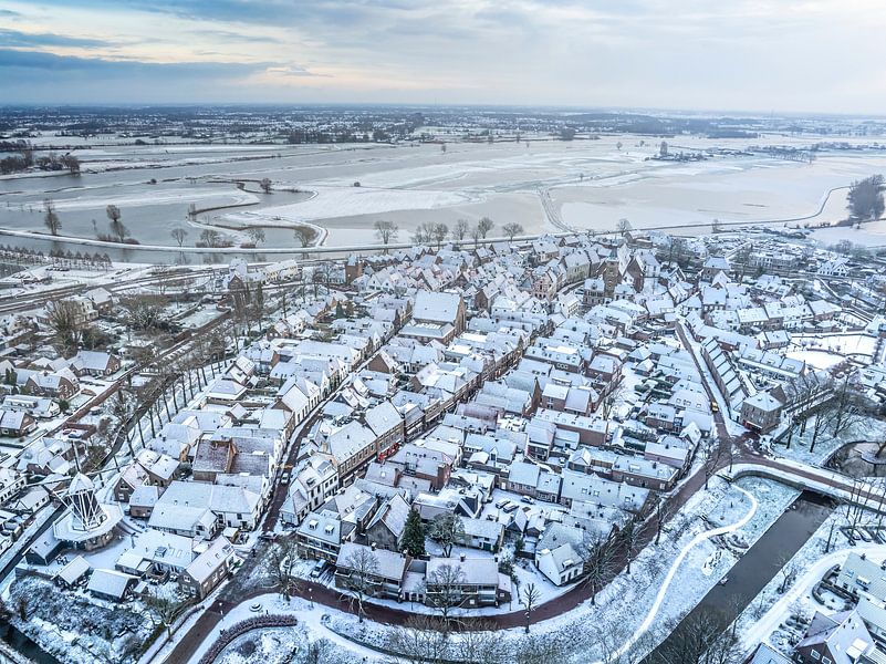 Vue aérienne de Hattem par une froide matinée d'hiver par Sjoerd van der Wal Photographie