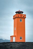 Oranger Leuchtturm in Island