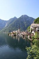 Ce village pittoresque est situé entre le lac Halstättersee et les montagnes Dachstein.