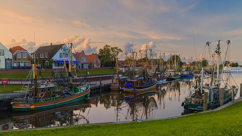 Ein Abend am Hafen von Greetsiel von Henk Meijer Photography