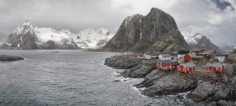 Norwegian houses on the Lofoten by Marloes van Pareren