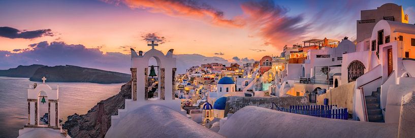 Insel Santorin in Griechenland im Abendlicht. von Voss Fine Art Fotografie
