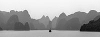 Ha Long Bay Silhouette der Kreideberge