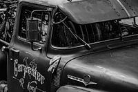 Ford F100 Pick-up-Truck schwarz und weiß