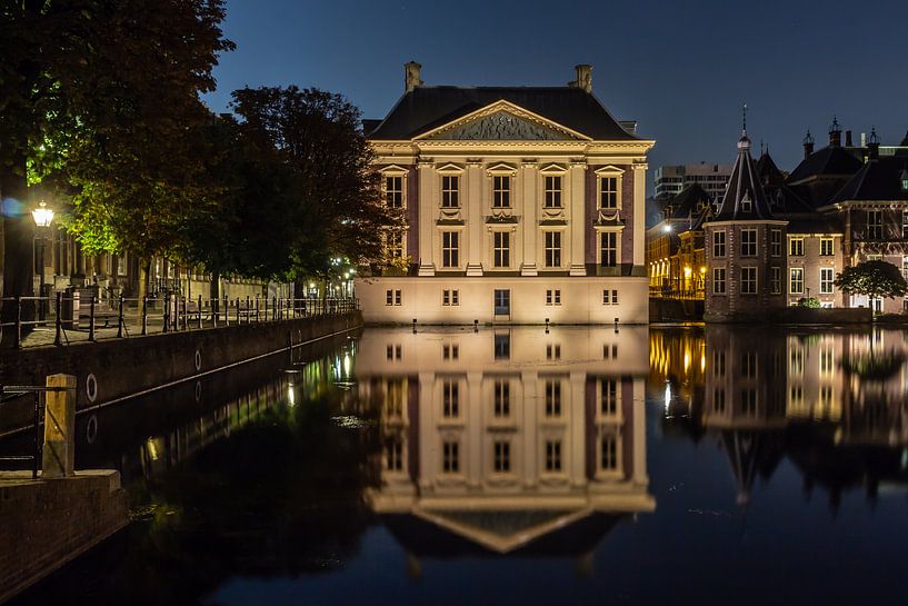  The Hague Mauritshuis at night by Patrick Löbler