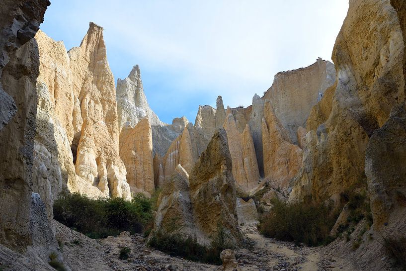 Omarama Clay Cliffs, South Island, New Zealand by Rini Kools