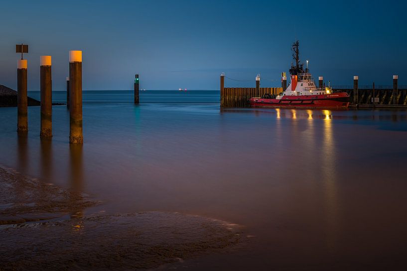 Tug RT Innovation in port by Jan Georg Meijer