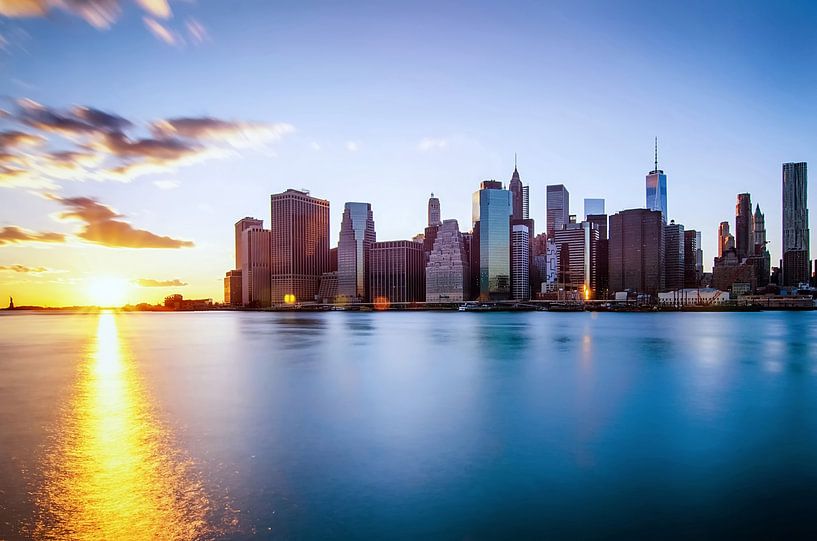 New York Skyline At Sunset von Marlika Art