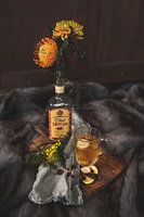 Stilleven thee en bloemen