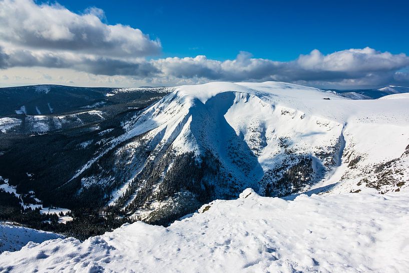 Blick von der Schneekoppe im Riesengebirge in Tschechien von Rico Ködder