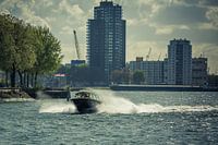 Taxiboot Rotterdam op volle snelheid