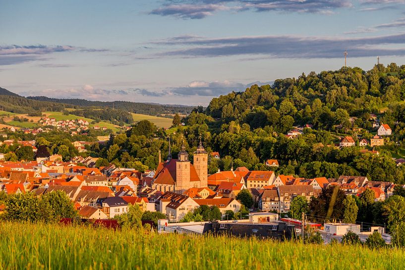 Belle ambiance de soirée au-dessus de la ville à colombages de Schmalkalden par Oliver Hlavaty