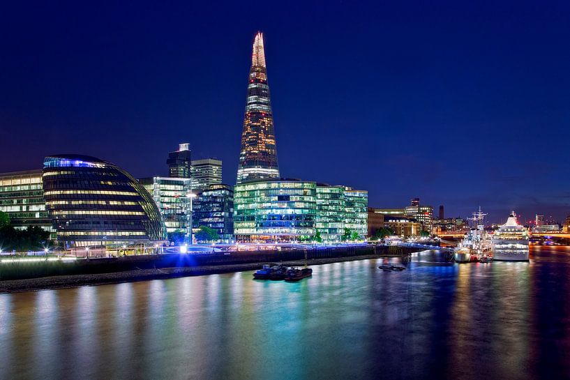 Image nocturne du Shard et de l'hôtel de ville de Londres par Anton de Zeeuw