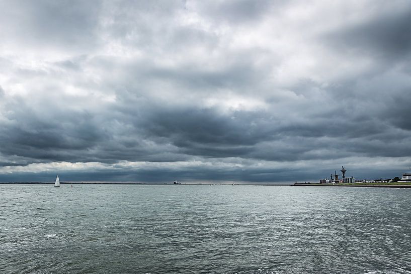 Vlissingen and the Westerschelde under a dark sky by Fotografie Jeronimo