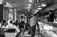 Café près du Jardin de Luxembourg, Paris, France.