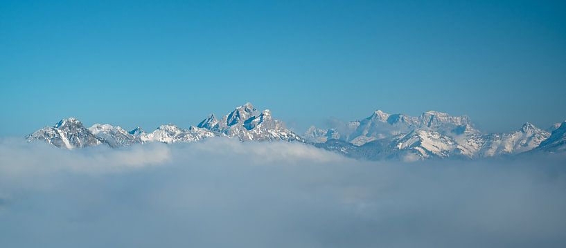 Tannheimer Berge und die Zugspitze im Weitblick von Leo Schindzielorz