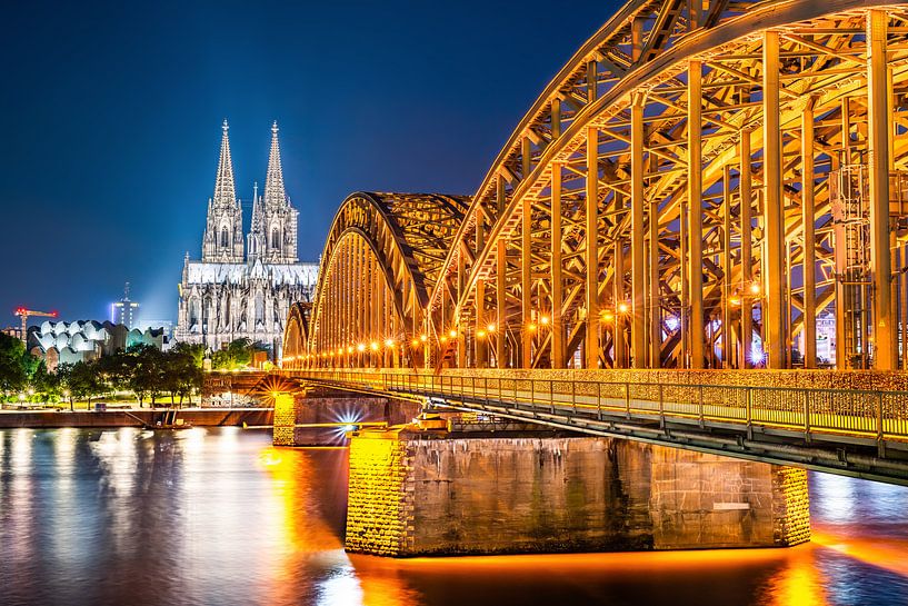 Cologne by night by Günter Albers