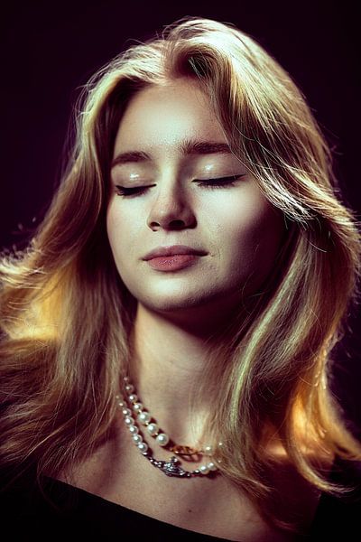 Peaceful studio portrait lady by Kaylee Verschure