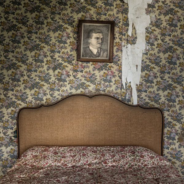 Urbex-Fotografie in einem verlassenen Schloss in der Auvergne Frankreich von Keesnan Dogger Fotografie