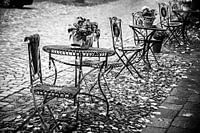 Strassencafé im Herbst